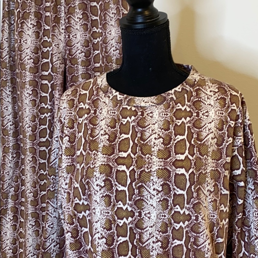 PrettyLittleThing Snakeskin Set - Picture 2 of 4